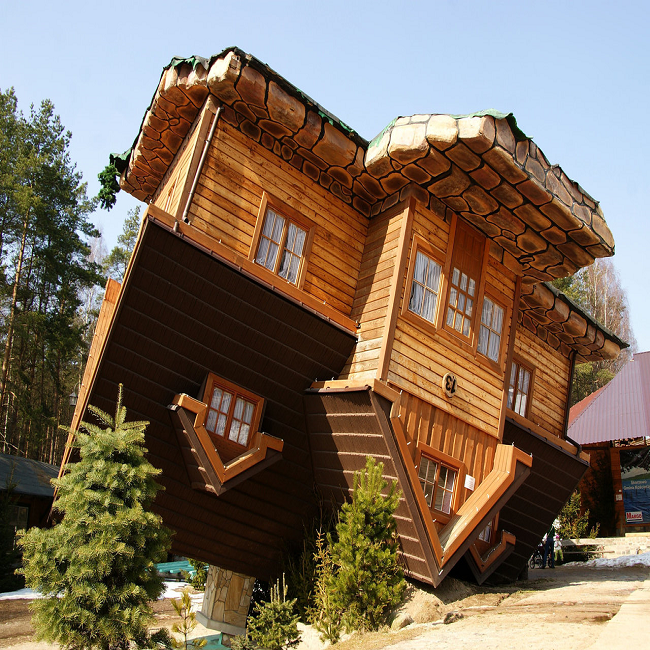 upside-down-house1 - Nestpick Magazine